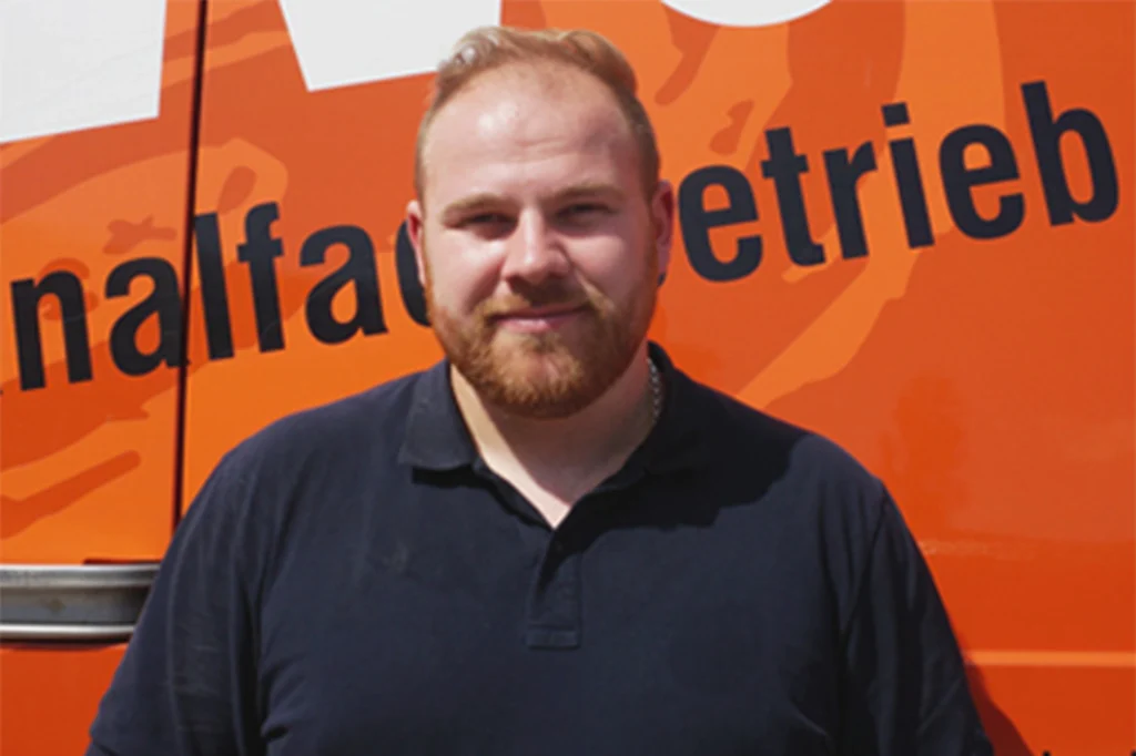 Mitarbeiterporträt von LoWa als Bild für persönliche Ansprechpartner, Beratung und Service im Rohr- und Kanalbereich.