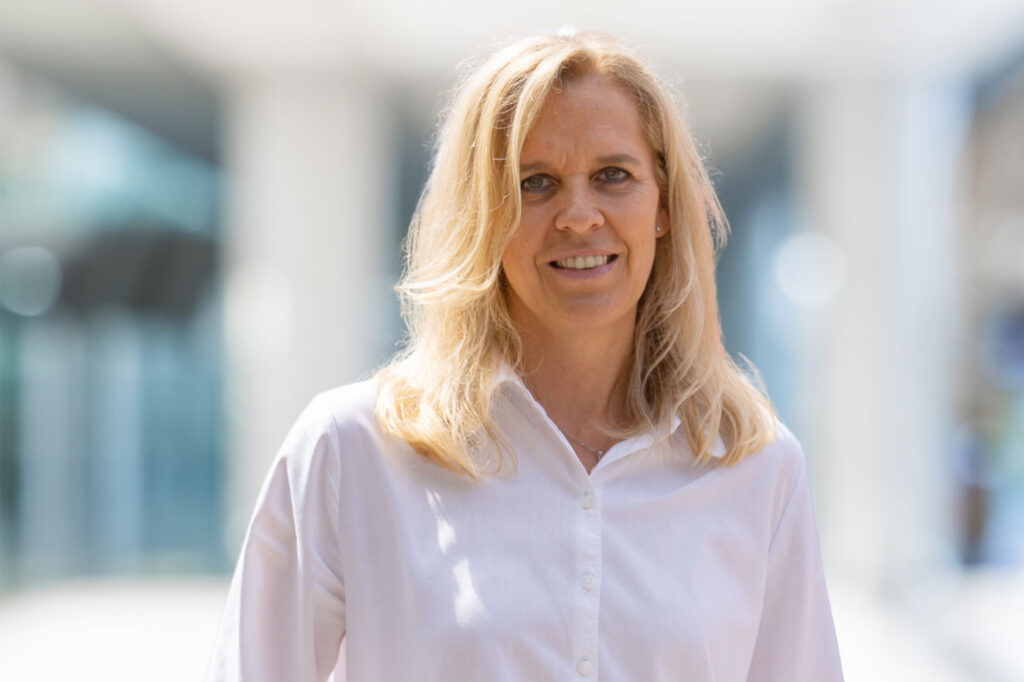 Porträt von Simone Ludwig bei LoWa als Bild für persönlichen Kontakt, Beratung und Service.